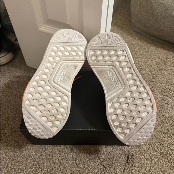 Adidas NMD R1 Sun Glow - Picture 7 of 9